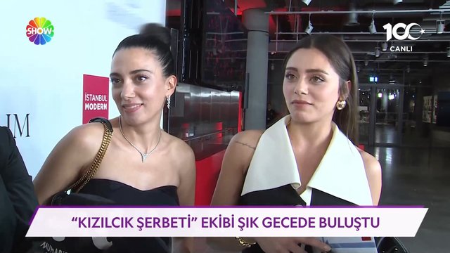 Kızılcık Şerbeti ekibi şık gecede buluştu!